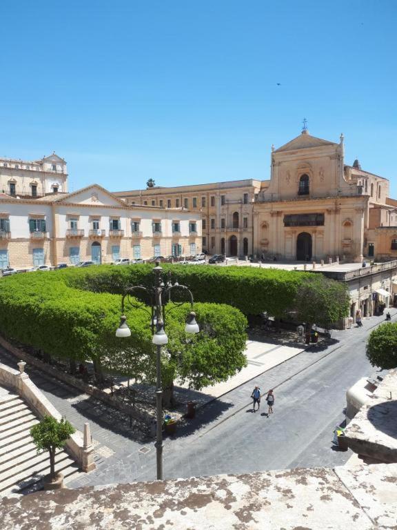 La Casa Re Basuli Villa Noto Exterior photo
